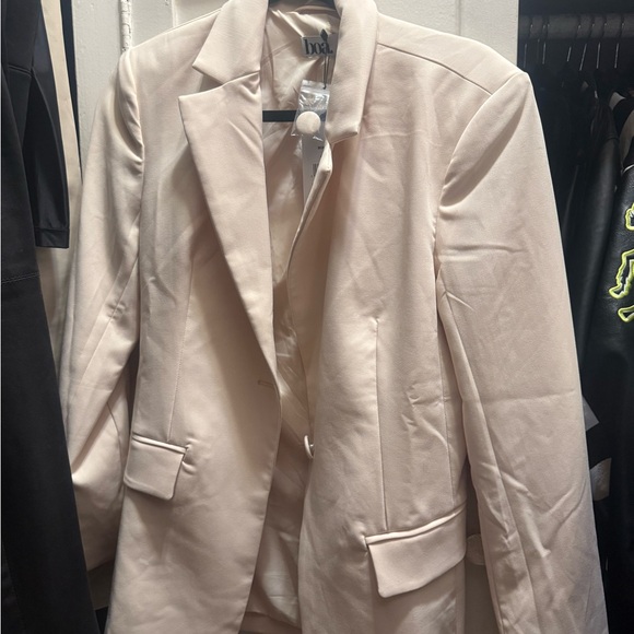 Because of Alice Women's Blazer Suit - Picture 1 of 3